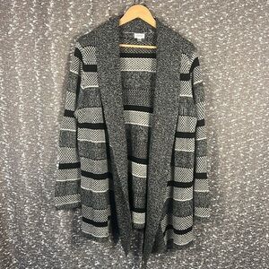 Avenue Black‎ Gray and White Striped Cardigan Sweater Size 14/16